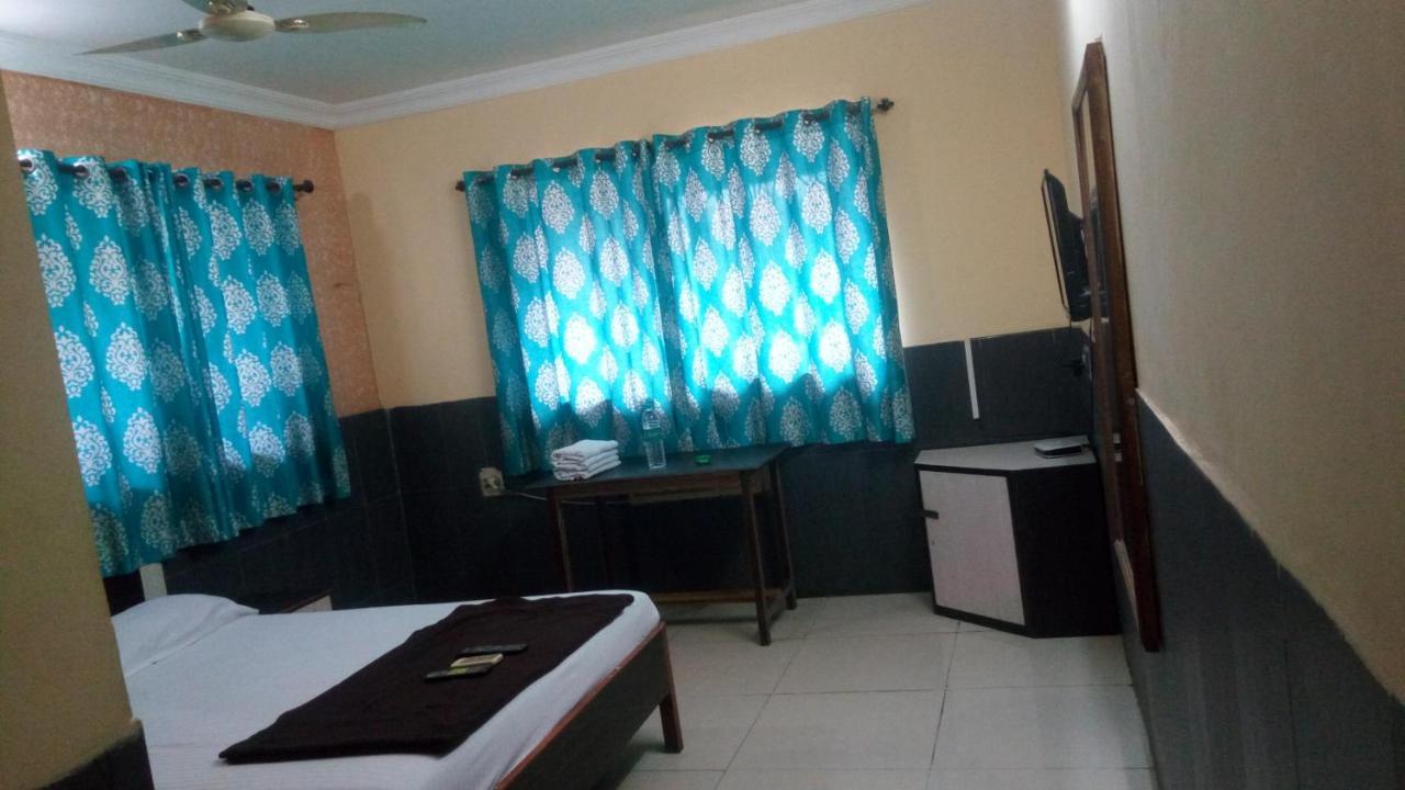 Hotel Sarang Lodge Panvel Eksteriør bilde