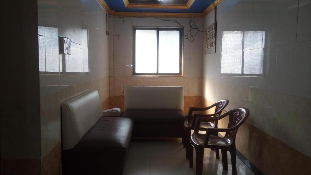 Hotel Sarang Lodge Panvel Eksteriør bilde