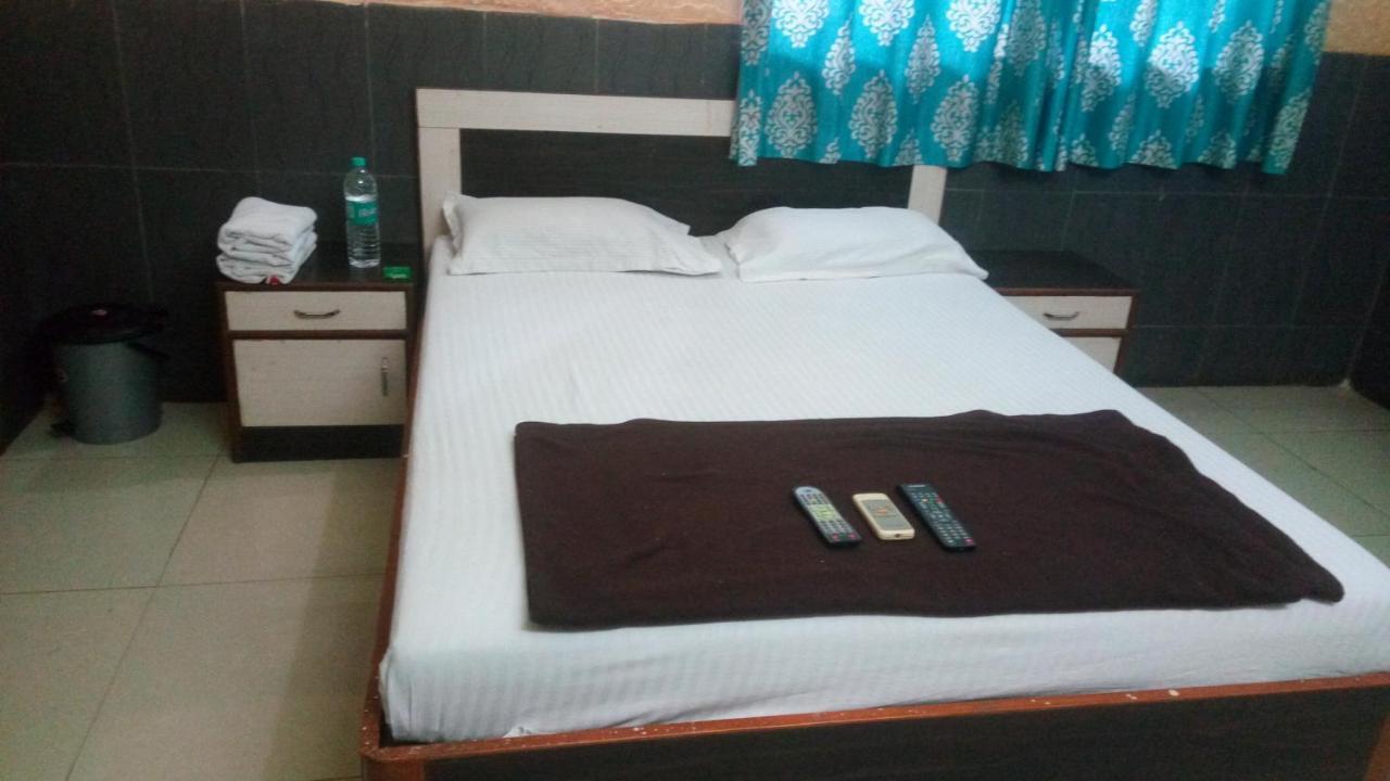 Hotel Sarang Lodge Panvel Eksteriør bilde