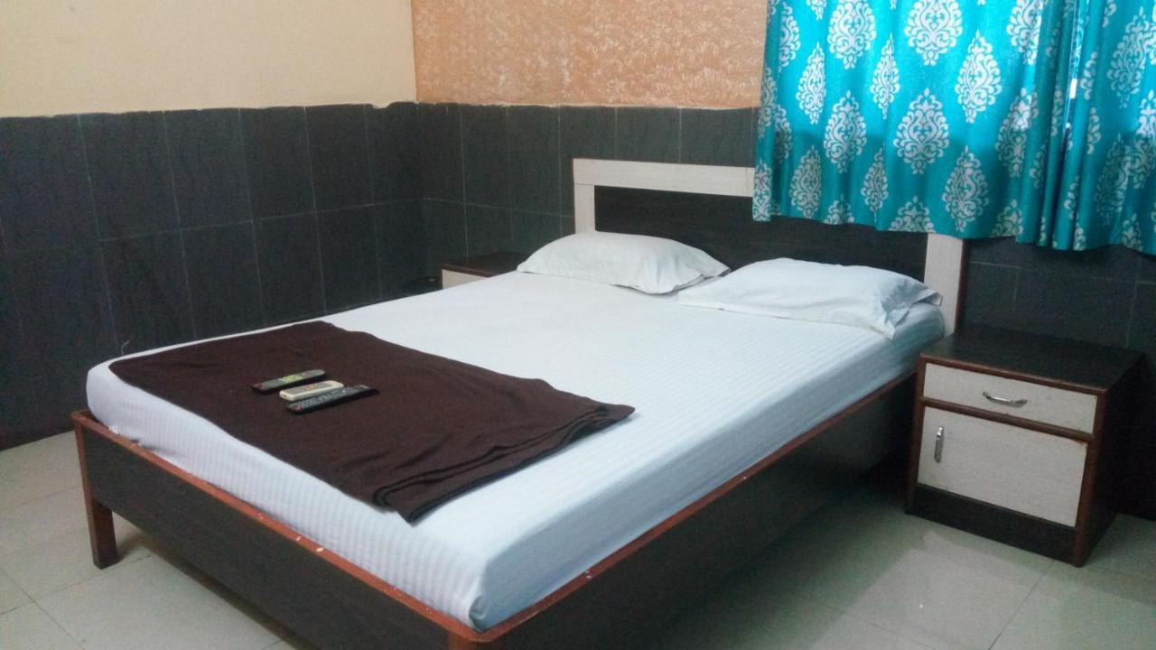 Hotel Sarang Lodge Panvel Eksteriør bilde
