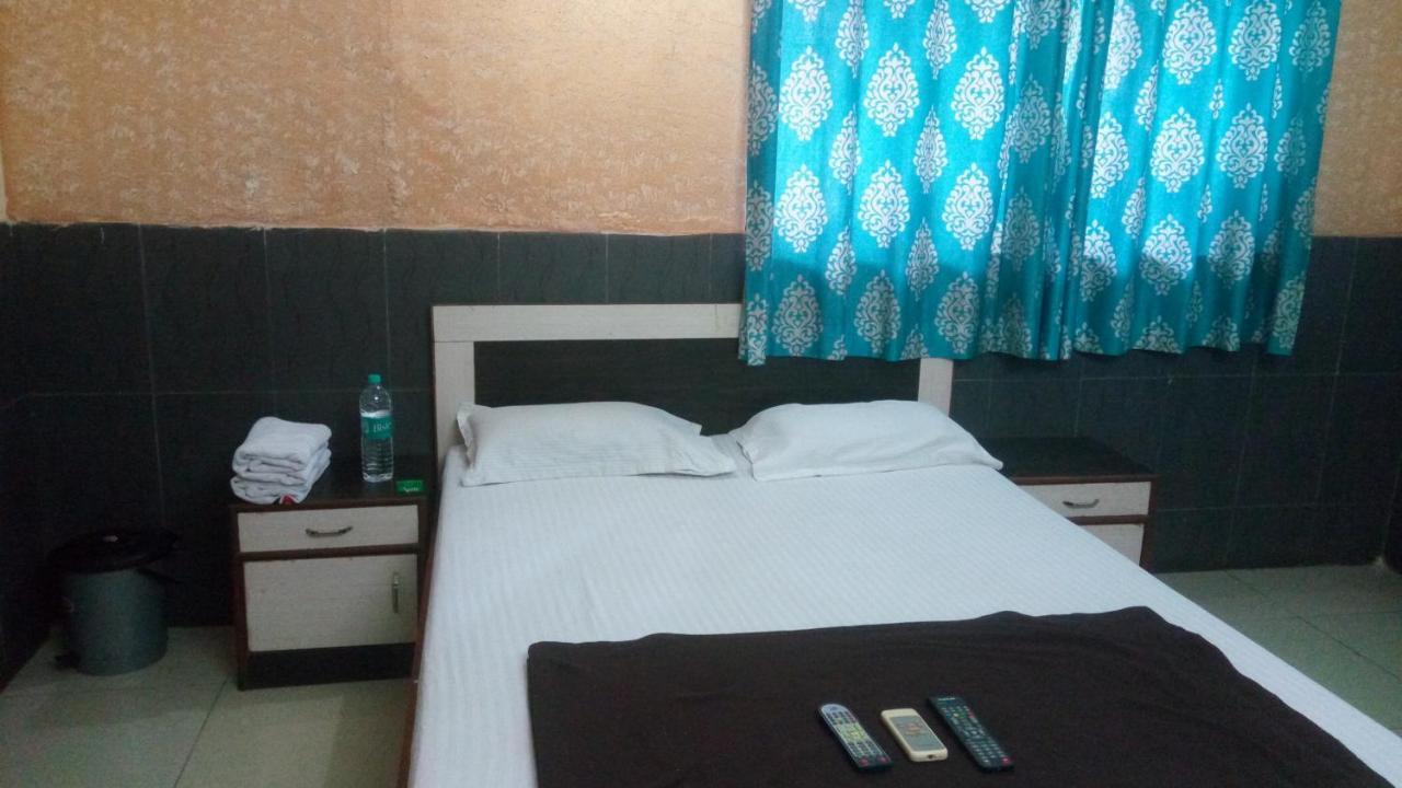 Hotel Sarang Lodge Panvel Eksteriør bilde