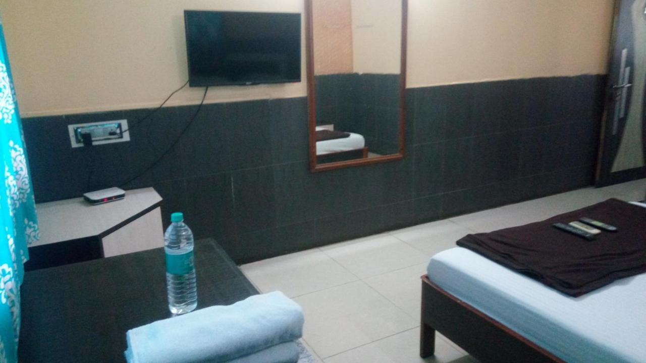 Hotel Sarang Lodge Panvel Eksteriør bilde