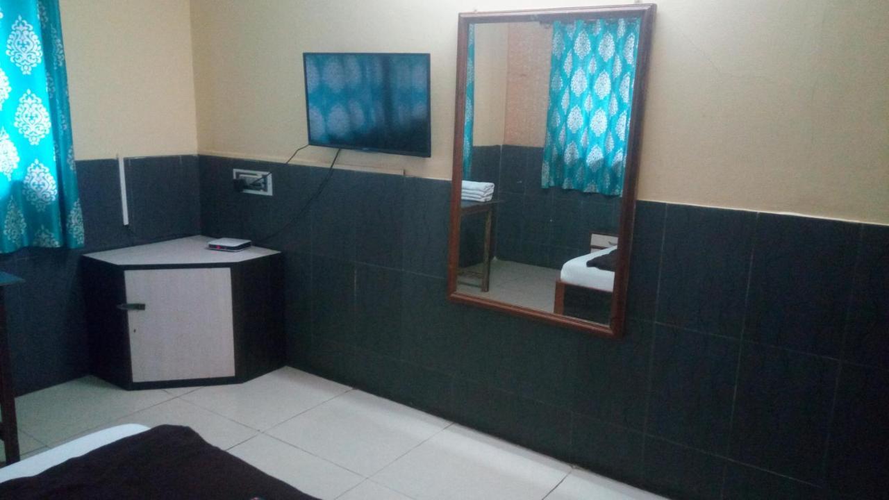 Hotel Sarang Lodge Panvel Eksteriør bilde